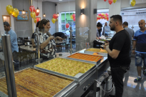  بالصور: افتتاح محلات مالك الناصرة للحلويات في مدينة يافا 